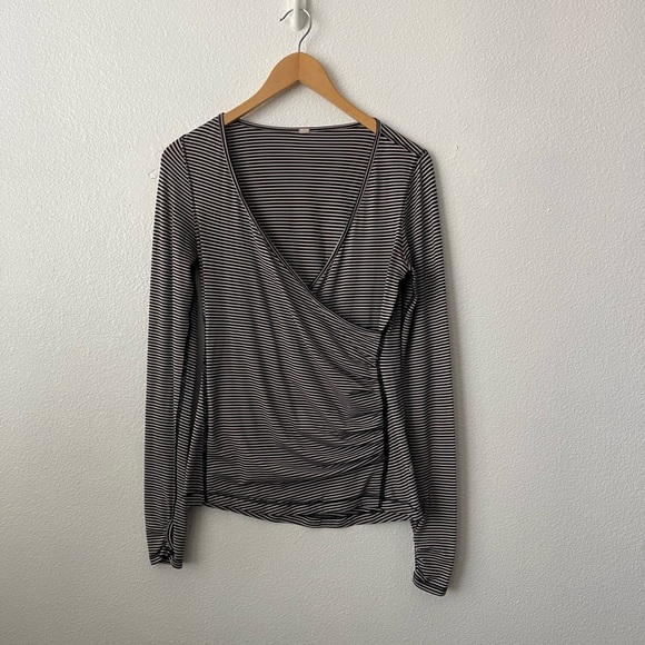 Lululemon Women's Medium The Sunset Salutation Long Sleeve Wrap Top Black Gray - Picture 2 of 10